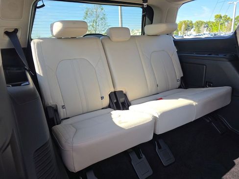 Used 2020 Ford Expedition Platinum image 15