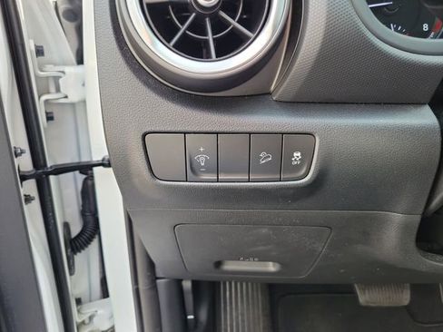 Used 2022 Hyundai Kona SEL FWD image 15