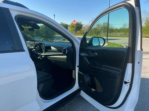 Used 2025 Chevrolet Equinox LT w/ Convenience Package II AWD/4WD image 17