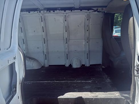 Used 2014 Chevrolet Express 1500 RWD image 14
