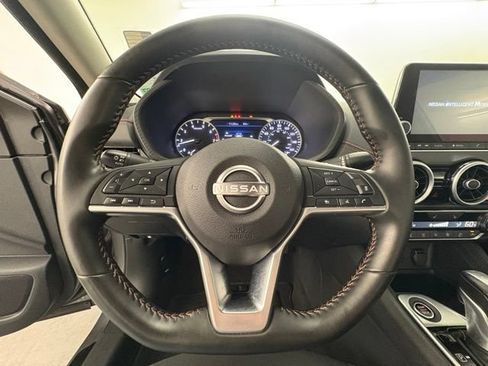 Used 2025 Nissan Sentra SR FWD image 18