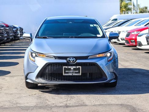 Used 2022 Toyota Corolla LE FWD image 2