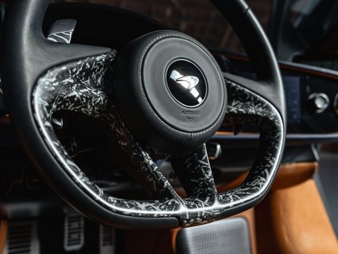 Used 2020 McLaren Speedtail image 39