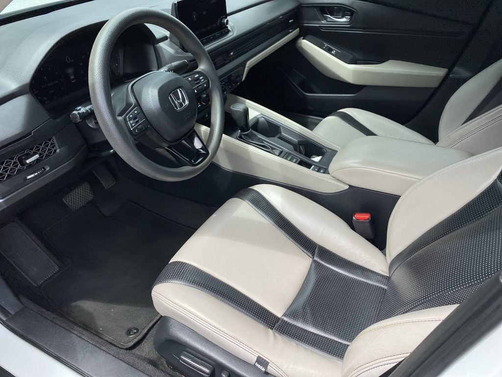 Used 2023 Honda Accord EX image 10