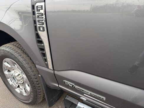 Used 2024 Ford F250 Lariat w/ Chrome Package image 11