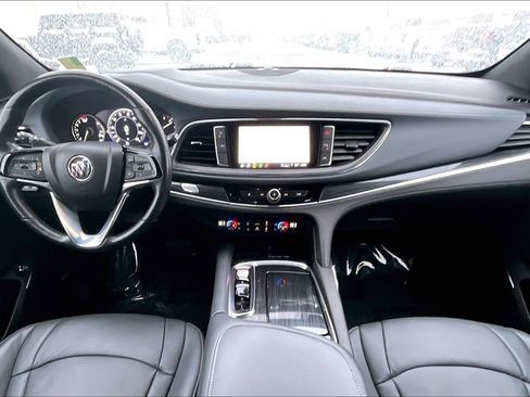 Used 2024 Buick Enclave Premium image 16