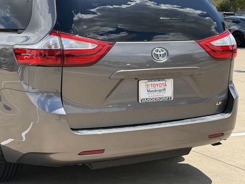 Used 2019 Toyota Sienna LE FWD image 6