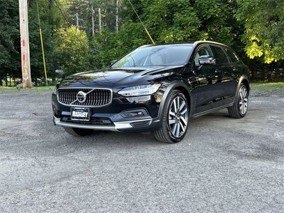 Certified 2025 Volvo V90 B6 Cross Country Ultra w/ Climate Package