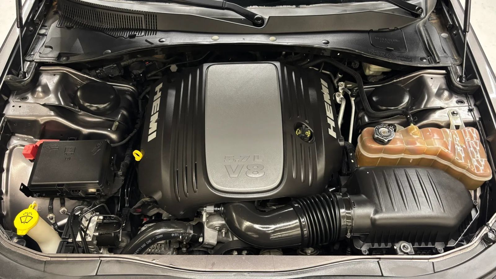 Used 2013 Chrysler 300 C RWD image 6