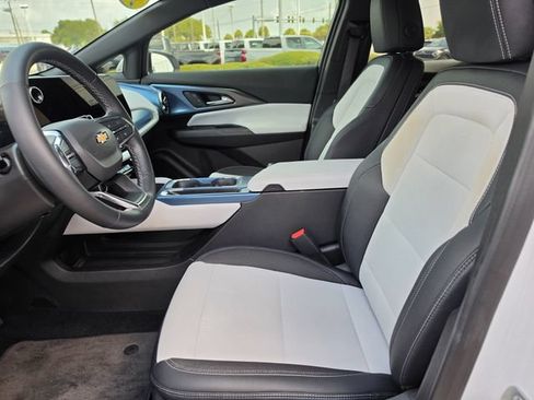 Used 2024 Chevrolet Equinox EV LT FWD image 15