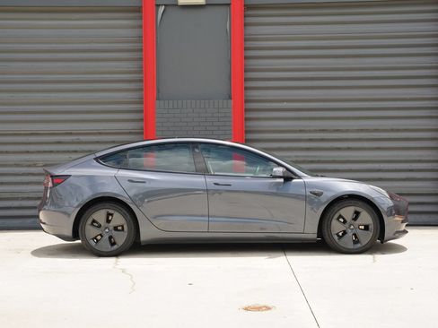 Used 2023 Tesla Model 3 Standard Range RWD image 6