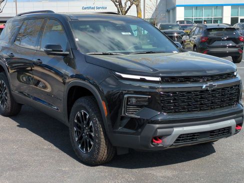 New 2026 Chevrolet Traverse Z71 w/ Enhanced Driving Package AWD/4WD image 2