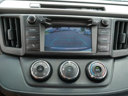 Used 2018 Toyota RAV4 LE w/ All Weather Liner Package AWD/4WD image 27