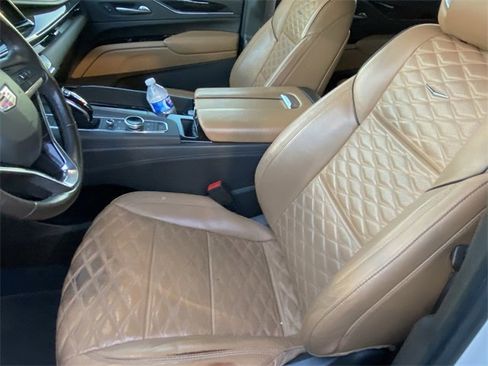 Used 2021 Cadillac Escalade ESV Premium Luxury image 7