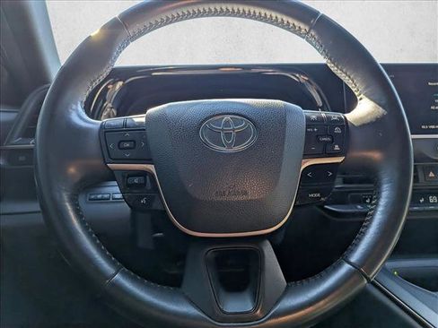 Used 2023 Toyota Crown XLE image 15