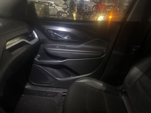 Used 2021 GMC Terrain SLT w/ Elevation Edition image 20