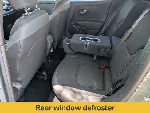 Used 2020 Jeep Renegade Altitude FWD image 23