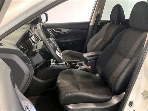 Used 2019 Nissan Rogue S FWD image 22