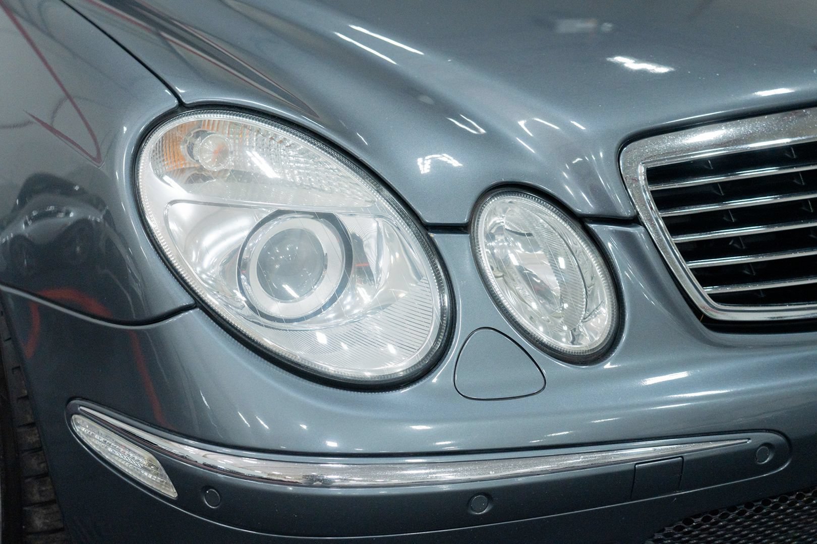 Used 2005 Mercedes-Benz E 55 AMG Sedan image 14