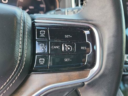 Used 2023 Jeep Grand Wagoneer Series II AWD/4WD image 18