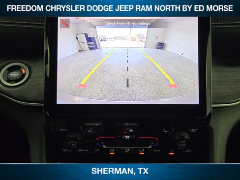 Used 2024 Jeep Grand Cherokee Limited image 12