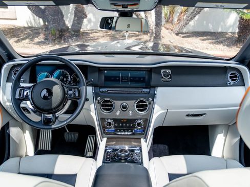 Certified 2019 Rolls-Royce Cullinan AWD/4WD image 4