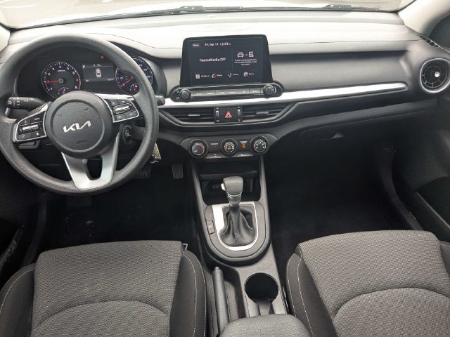 Used 2024 Kia Forte LXS w/ LXS Technology Package FWD image 13
