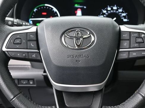 Certified 2023 Toyota Sienna XLE w/ Protection Package (TMS) FWD image 24