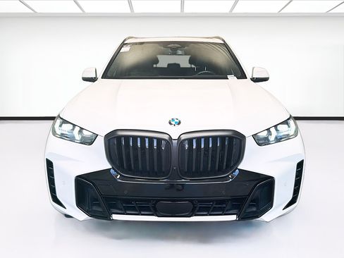 Used 2024 BMW X5 sDrive40i w/ M Sport Package RWD image 2
