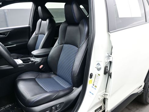 Used 2021 Toyota RAV4 XSE w/ XSE Grade Weather Package image 10