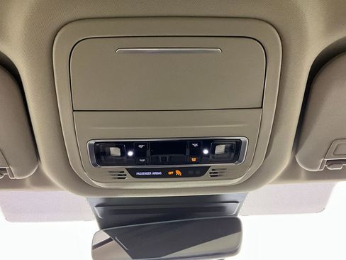 Used 2025 Lincoln Nautilus Premier AWD/4WD image 13