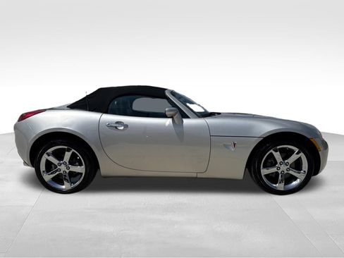 Used 2007 Pontiac Solstice Convertible w/ Premium Package RWD image 4