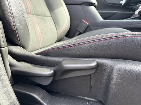 Used 2022 Chevrolet Equinox RS image 38