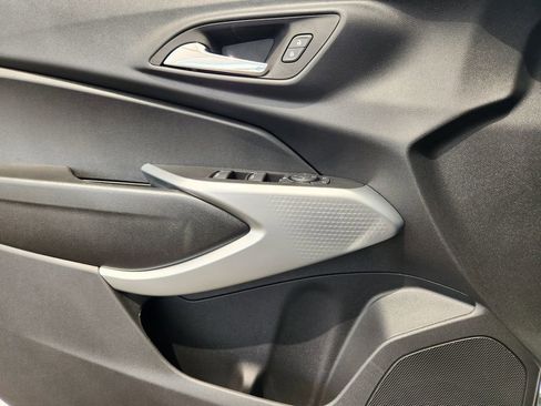 New 2026 Chevrolet Trax LS w/ LS Convenience Package image 16