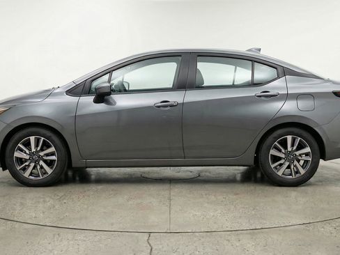 Used 2025 Nissan Versa SV image 5