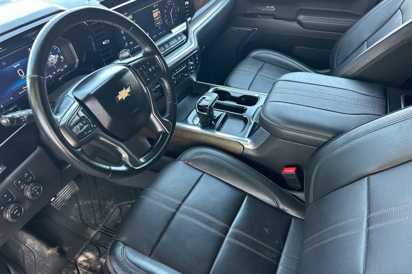 Used 2023 Chevrolet Silverado 1500 High Country w/ High Country Premium Package AWD/4WD image 12