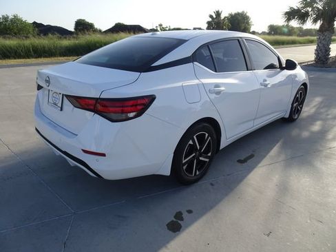 Used 2025 Nissan Sentra SV w/ Trunk Package FWD image 4
