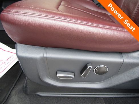 Used 2024 Ford Expedition Limited image 7