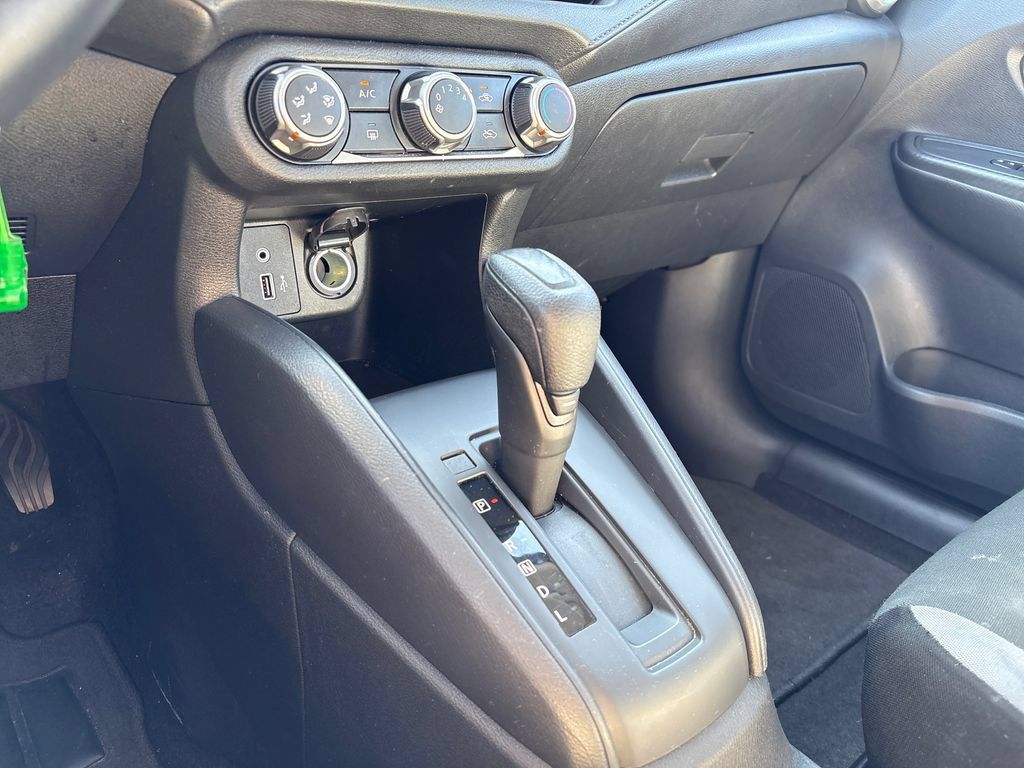 Used 2025 Nissan Versa S FWD image 23