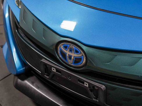 Certified 2017 Toyota Prius Prime Plus w/ Carpet Mat Package FWD image 9