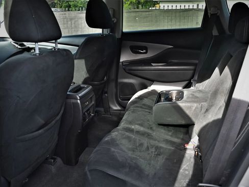Used 2021 Nissan Murano SV FWD image 17