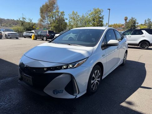 Used 2021 Toyota Prius Prime XLE FWD image 1