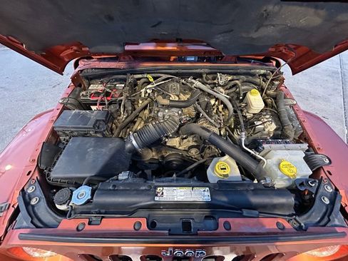 Used 2011 Jeep Wrangler Unlimited Sahara w/ Dual Top Group image 33