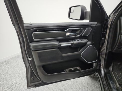 Used 2019 RAM 1500 Laramie RWD image 14