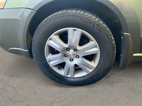Used 2005 Subaru Outback 2.5i Limited image 10