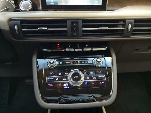 Used 2020 Lincoln Corsair Reserve w/ Equipment Group 201A FWD image 22