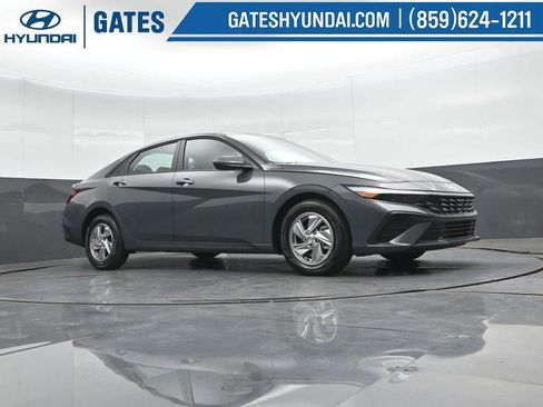 New 2026 Hyundai Elantra SE FWD image 37