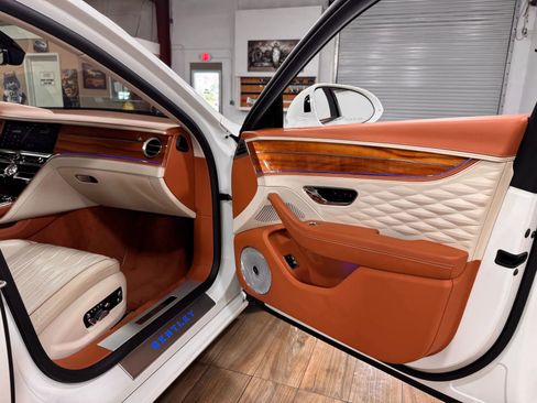 Used 2020 Bentley Flying Spur W12 AWD/4WD image 19