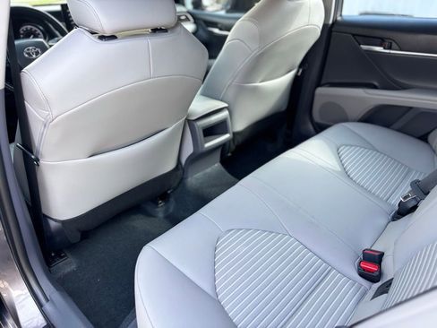 Used 2022 Toyota Camry SE image 20
