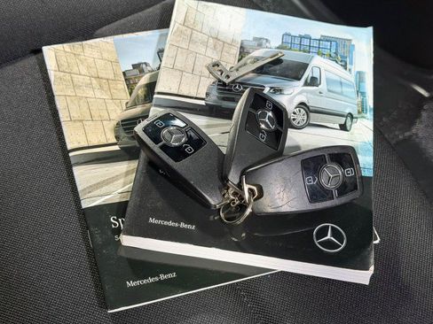 Used 2020 Mercedes-Benz Sprinter 2500 image 35